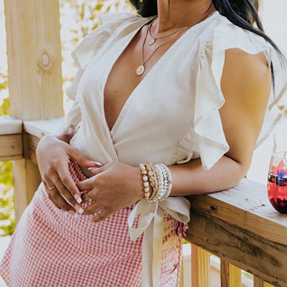 Wrap top with ruffles - Picture 2 of 8